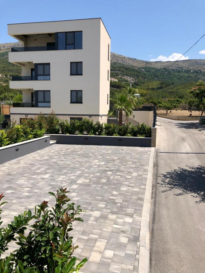 Apartments Villa 19 Podstrana Bagian luar foto